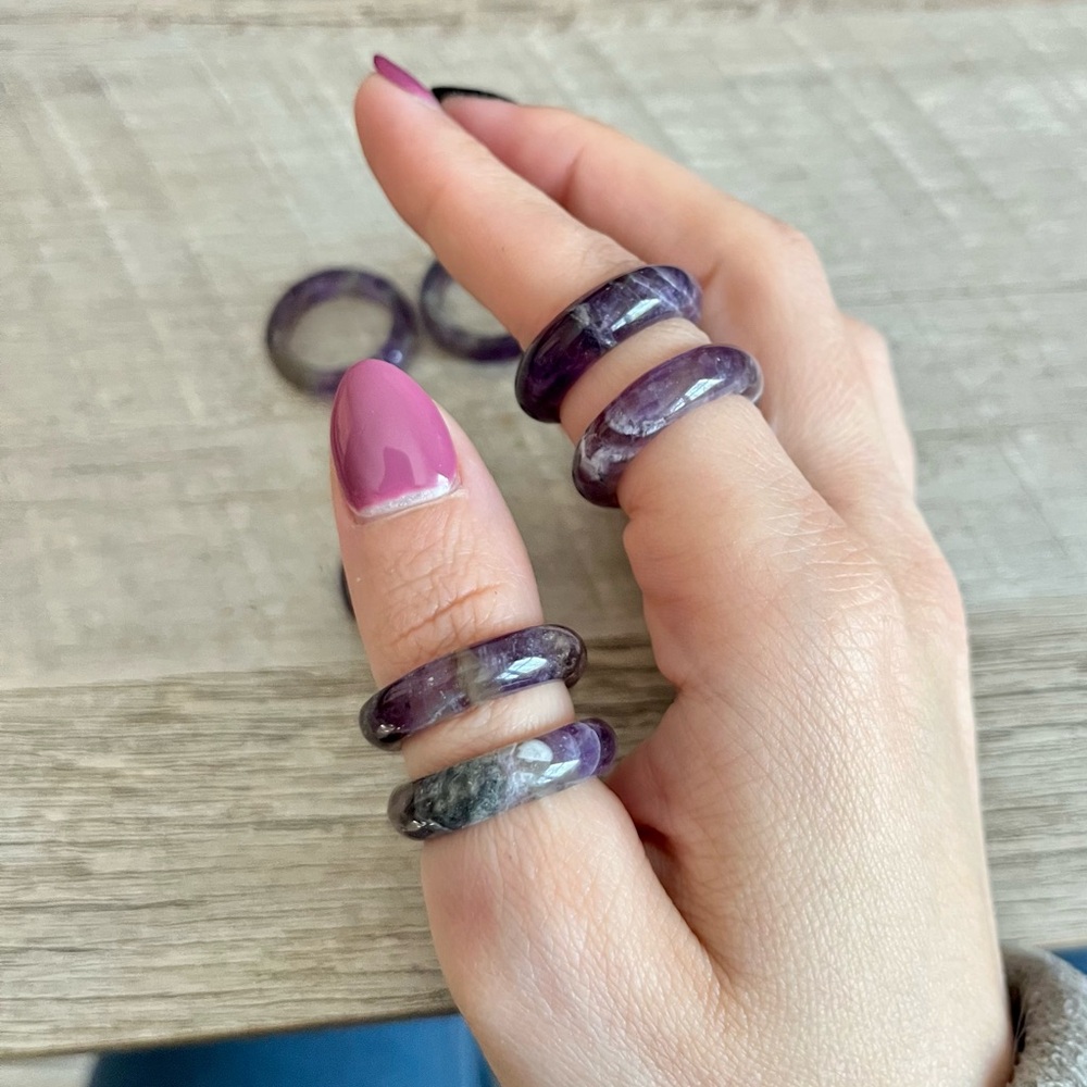 Amethyst single band crystal ring
